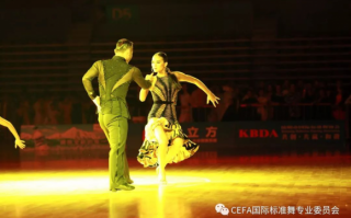 闻乐起舞国外恶搞视频，闻乐起舞国外恶搞视频在线观看